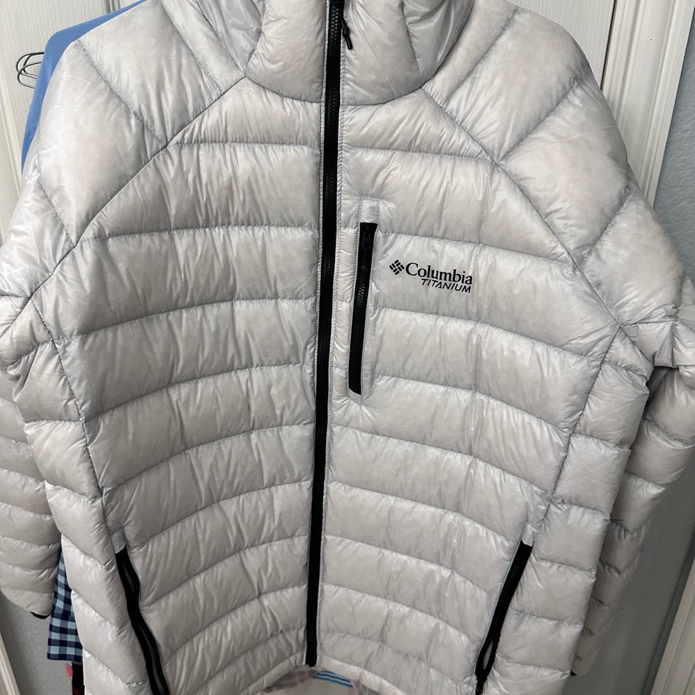 Columbia Titanium Puffer Jacket - Light Gray